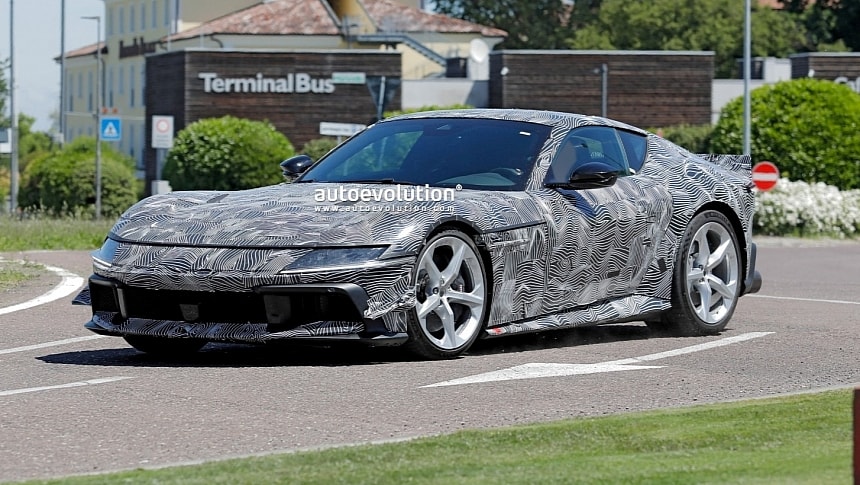 Ferrari 12Cilindri: Prestatiegerichte Variant Mogelijk met Historische Naam